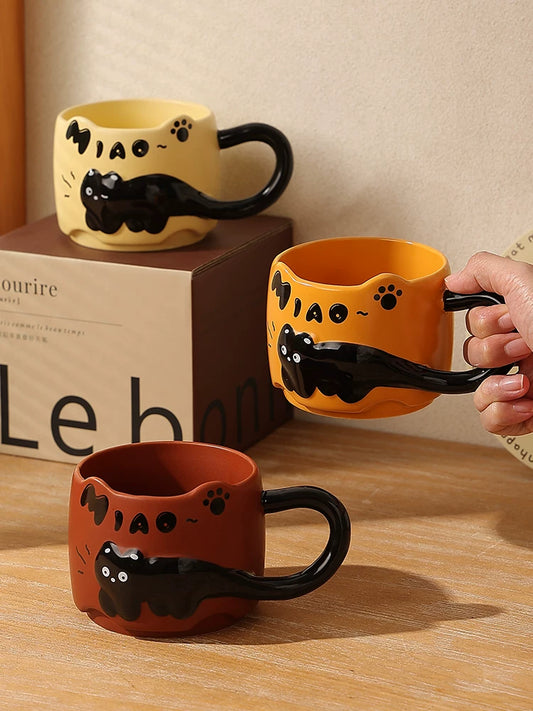 Embossed cat ceramic cup